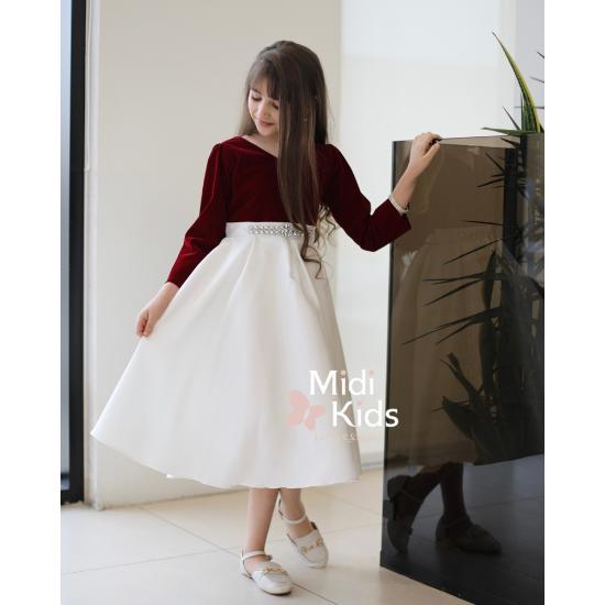 صورة فستان بناتي مخمل عنابي | تصميم فاخر يزينه إكسسوار لامع - M3785